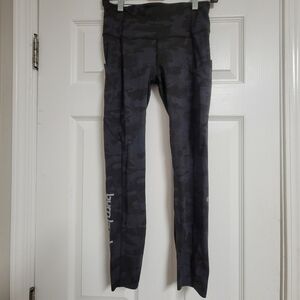 Lululemon Camo Burn Boot Camp Wunder Under Leggins Size 6.